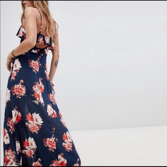 NWOT PEEP BACK 3/4th SLIT DRESS - Picture 3 of 9